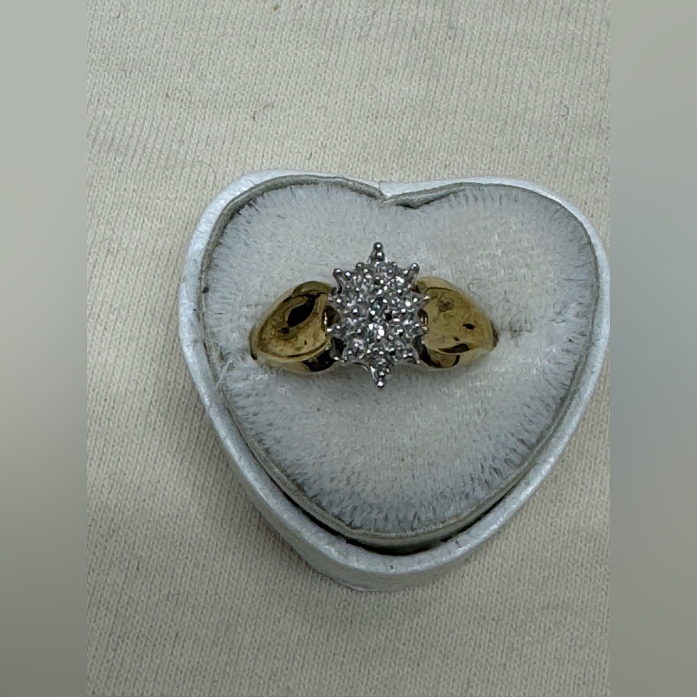 14K Solid Yellow Gold Cluster Diamond Ring Size 6.75
